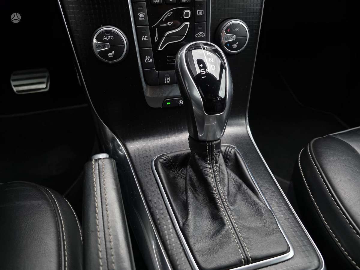 Volvo V40, 2.0 l., hatchback