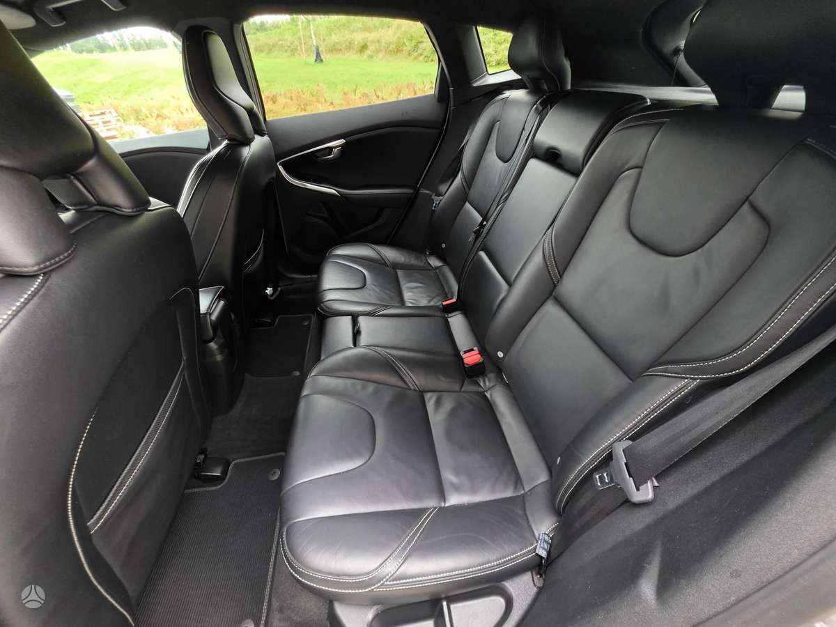Volvo V40, 2.0 l., Хэтчбек