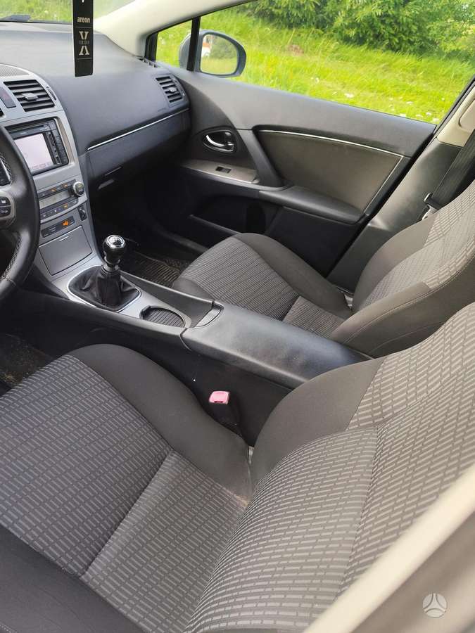 Toyota Avensis - 2
