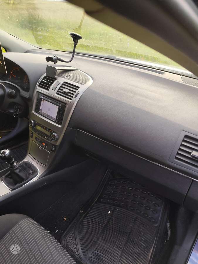 Toyota Avensis - 5