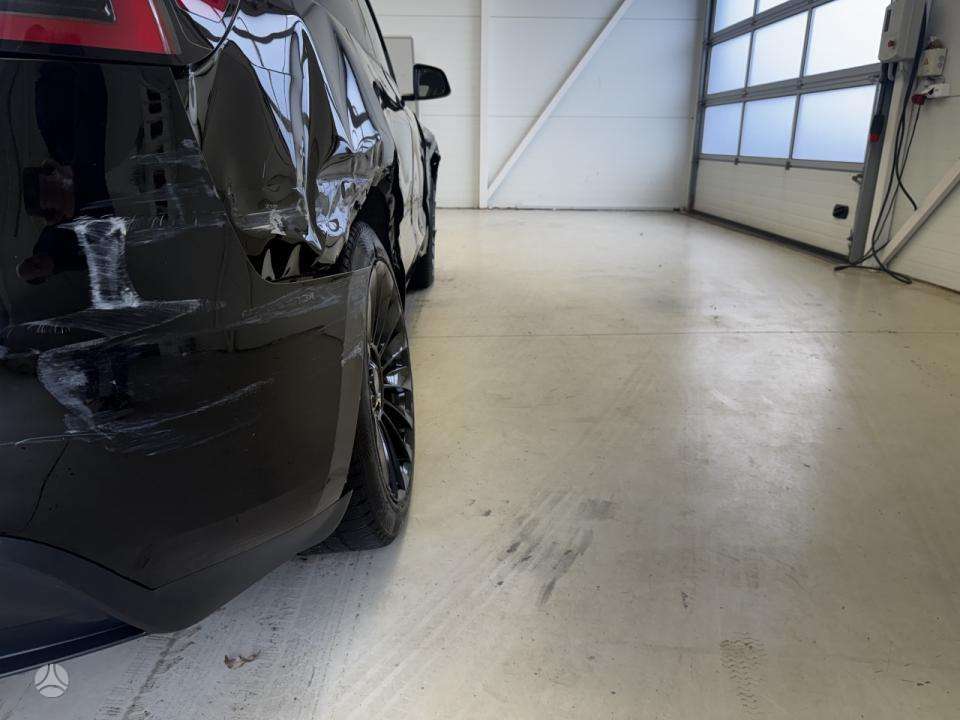 Tesla Model Y, 75 kWh, hatchback