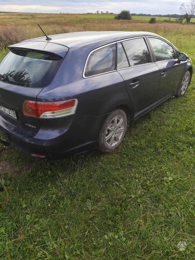 Toyota Avensis - 6