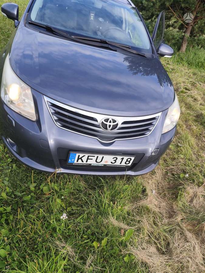 Toyota Avensis - 8
