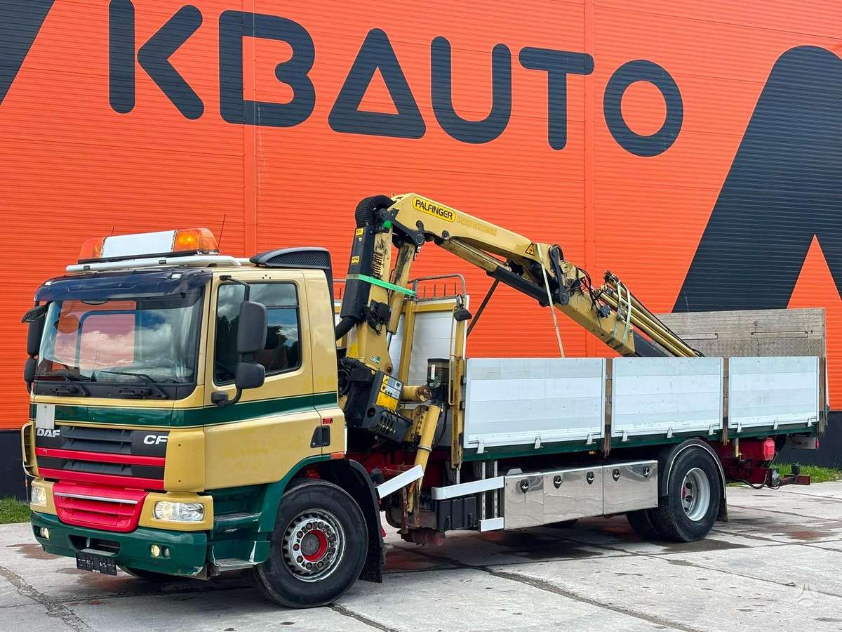 DAF CF 75.310 4x2, su kranu