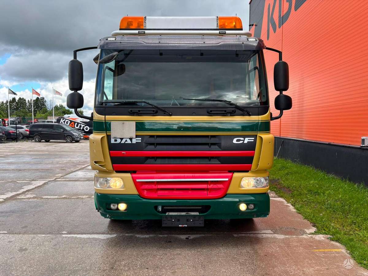 DAF CF 75.310 4x2, su kranu