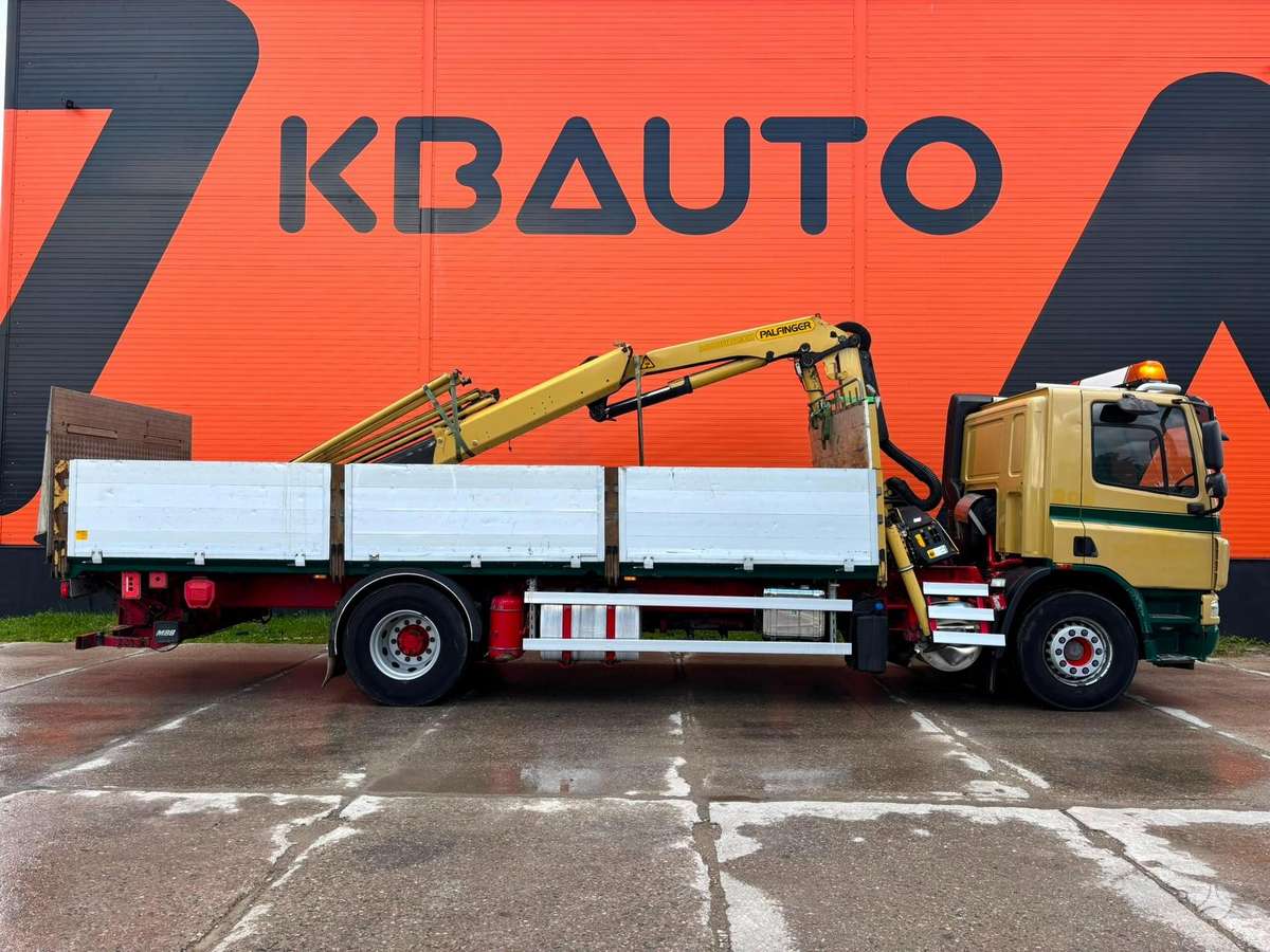 DAF CF 75.310 4x2, su kranu