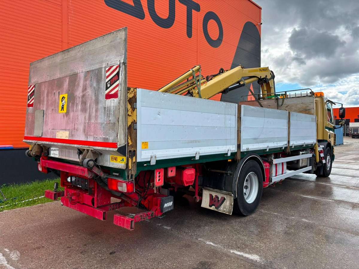 DAF CF 75.310 4x2, su kranu