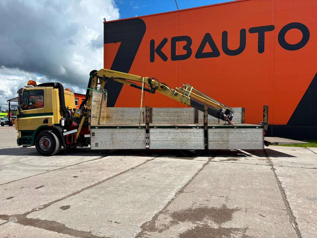 DAF CF 75.310 4x2, su kranu