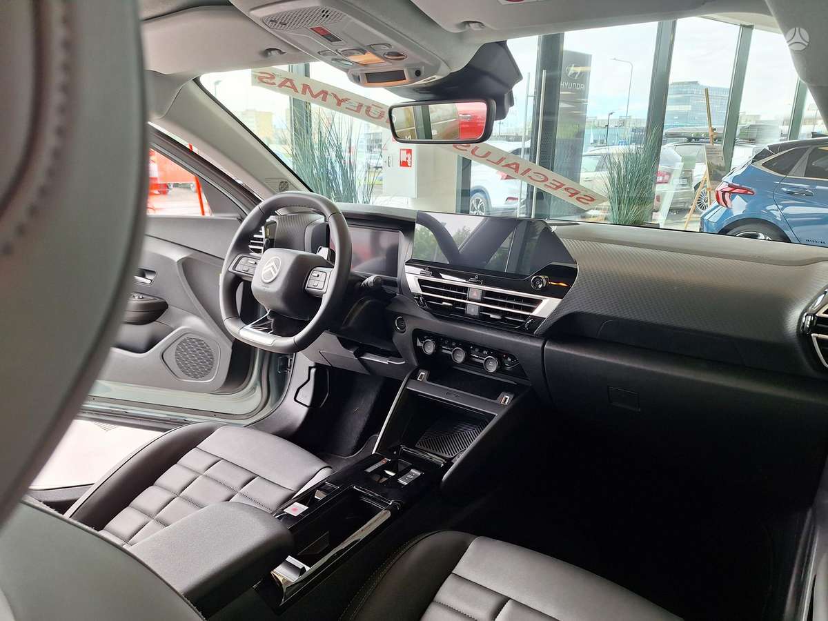 Citroen C4, 1.2 l., hatchback