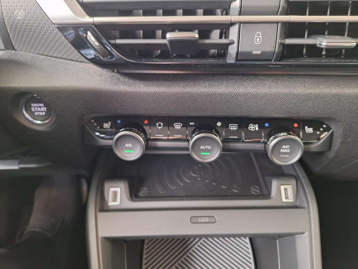 Citroen C4, 1.2 l., hatchback