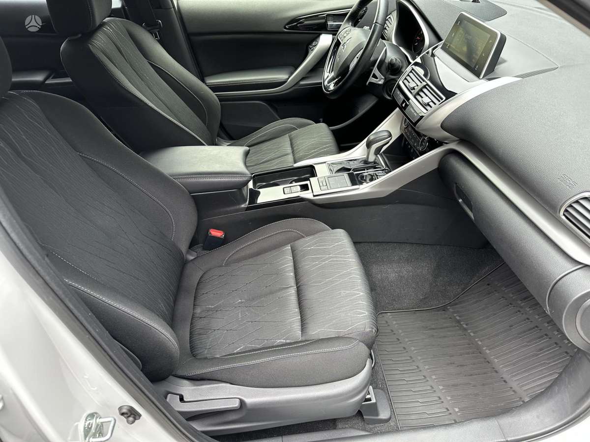 Mitsubishi Eclipse Cross, 1.5 l., off-road / crossover