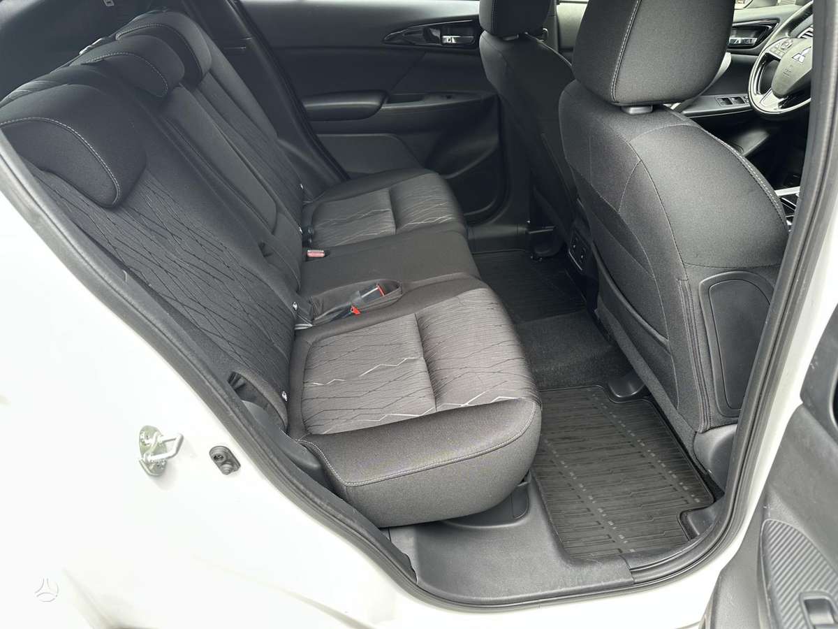 Mitsubishi Eclipse Cross, 1.5 l., off-road / crossover