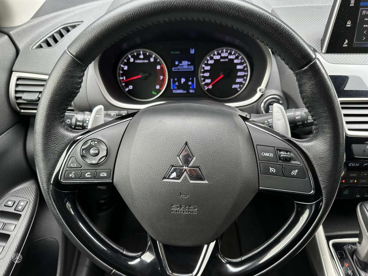 Mitsubishi Eclipse Cross, 1.5 l., off-road / crossover