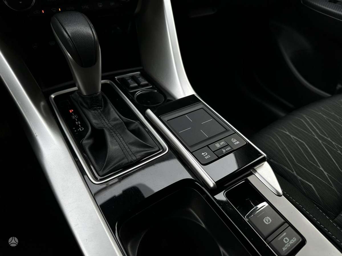 Mitsubishi Eclipse Cross, 1.5 l., off-road / crossover