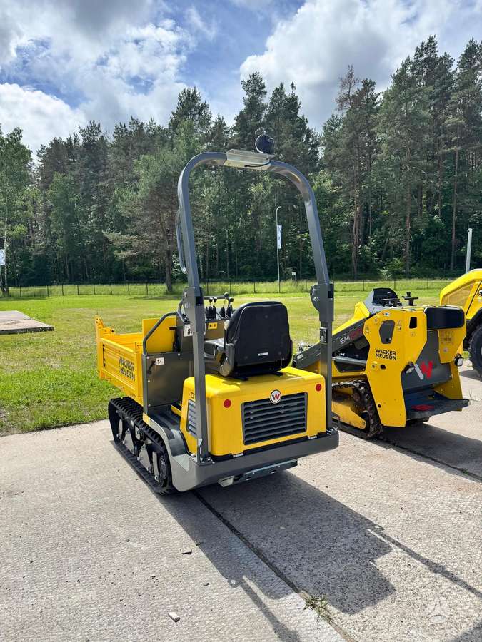 Wacker DT15, dumpers / tippers