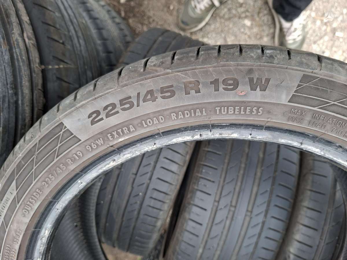 Continental, summer 225/45 R19
