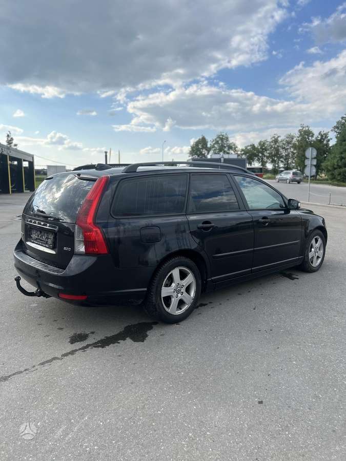 Volvo V50 по частям. Dalimis