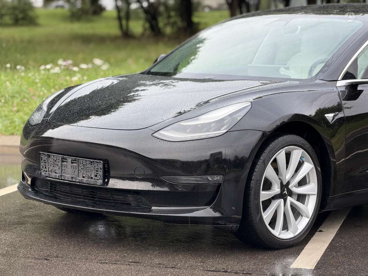 Tesla Model 3, 81 kWh, hatchback