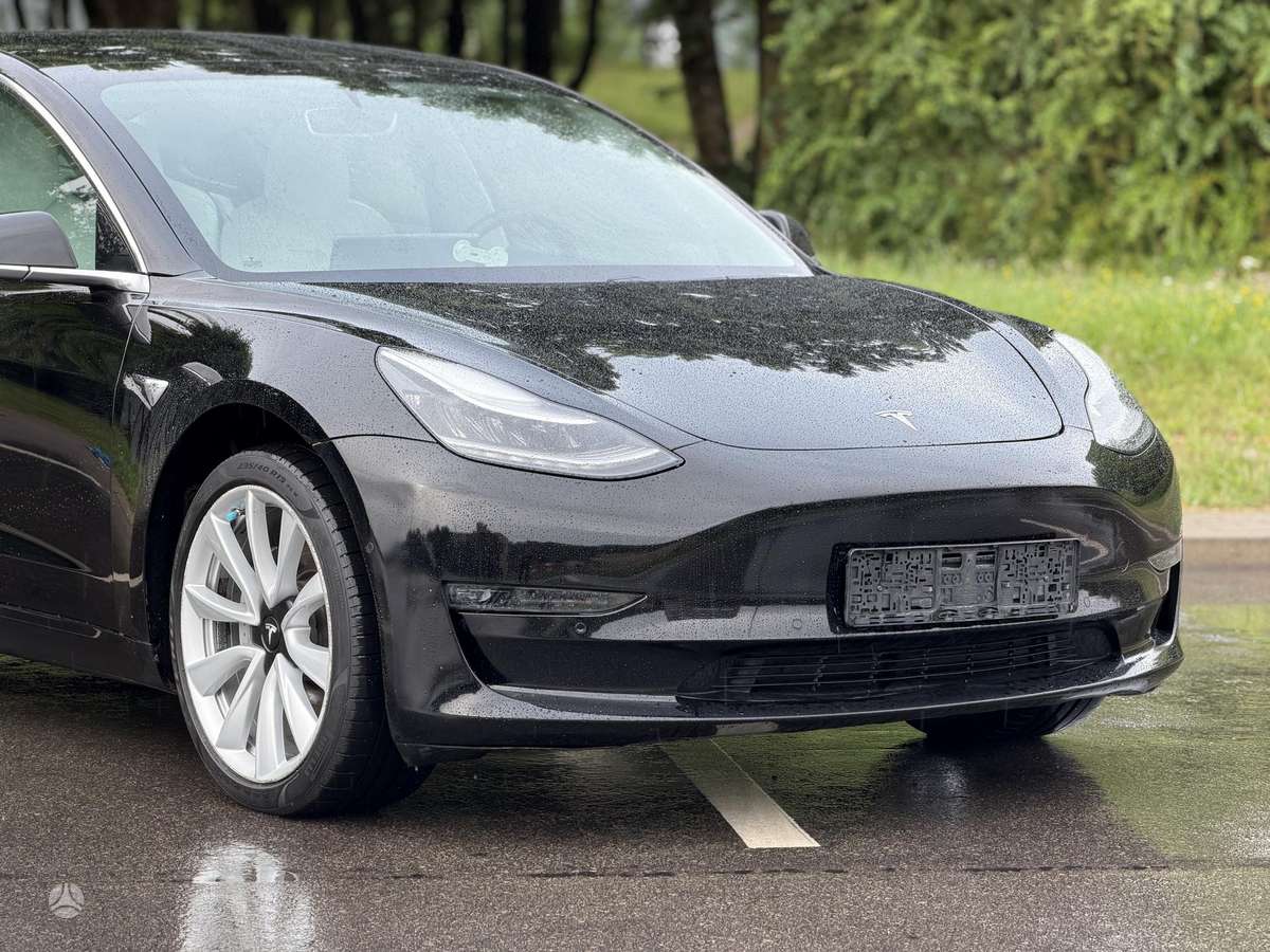 Tesla Model 3, 81 kWh, hatchback