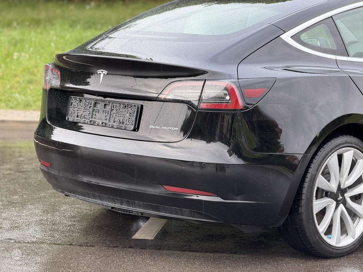 Tesla Model 3, 81 kWh, hatchback