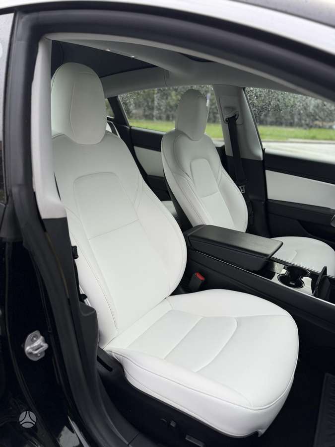 Tesla Model 3, 81 kWh, hatchback