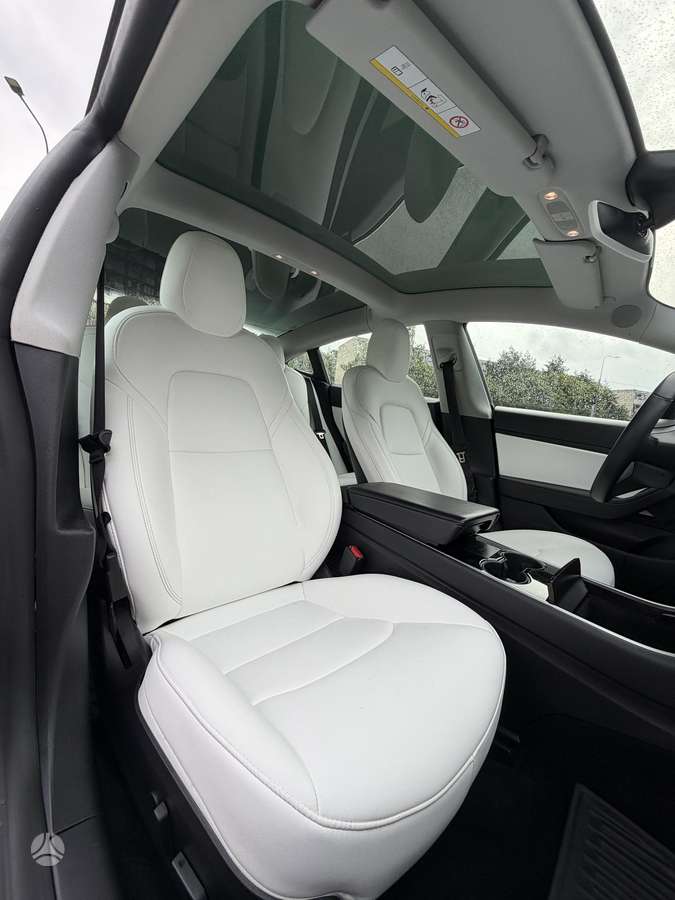 Tesla Model 3, 81 kWh, hatchback