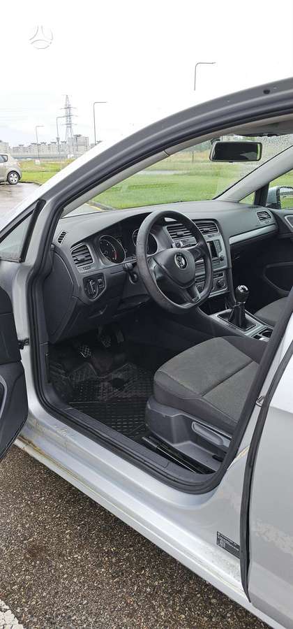 Volkswagen Golf - 4