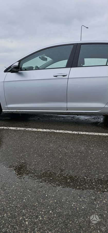 Volkswagen Golf - 5
