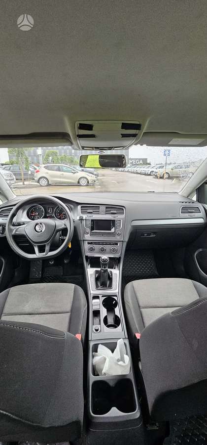 Volkswagen Golf - 8