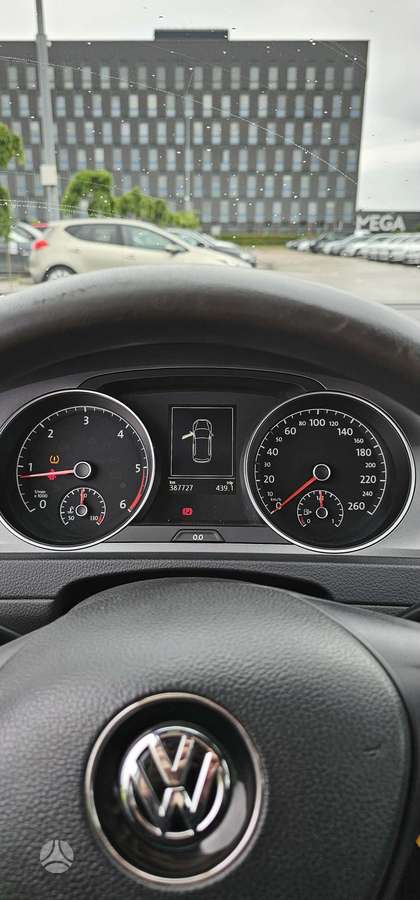 Volkswagen Golf - 9
