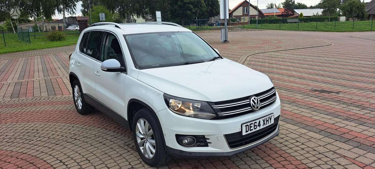 Volkswagen Tiguan - 1