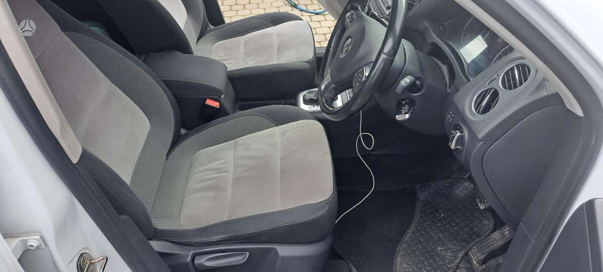 Volkswagen Tiguan - 9