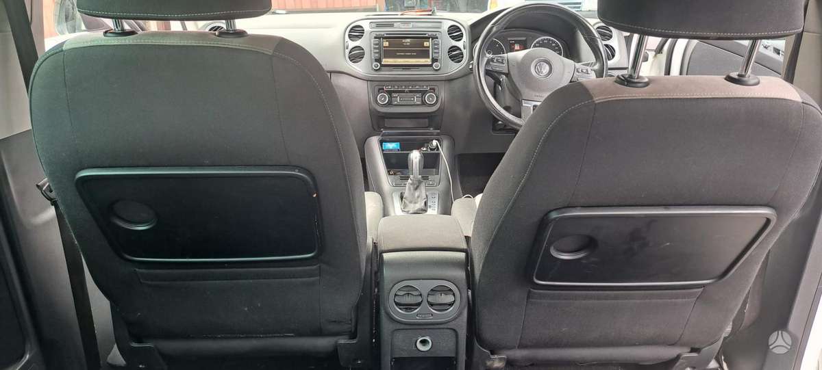 Volkswagen Tiguan - 12
