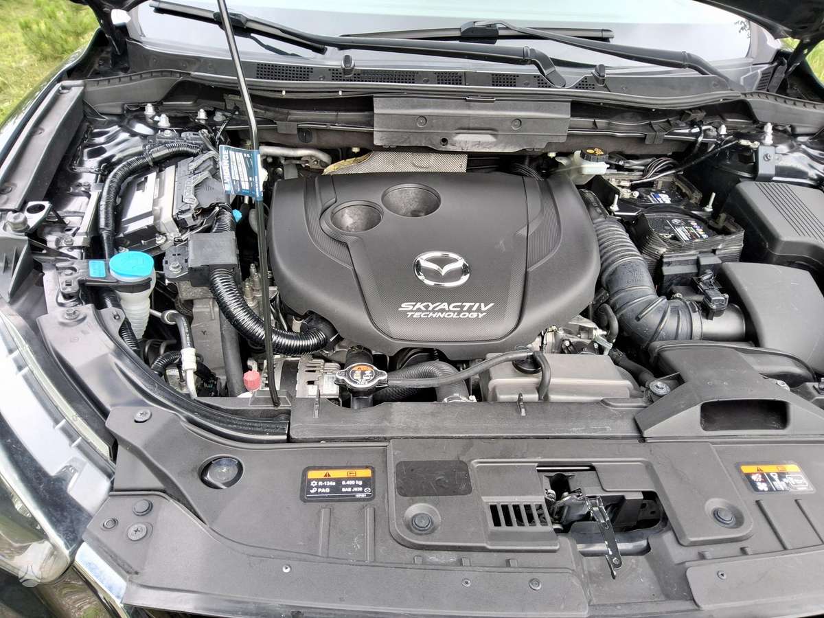 Mazda CX-5, 2.2 l., off-road / crossover