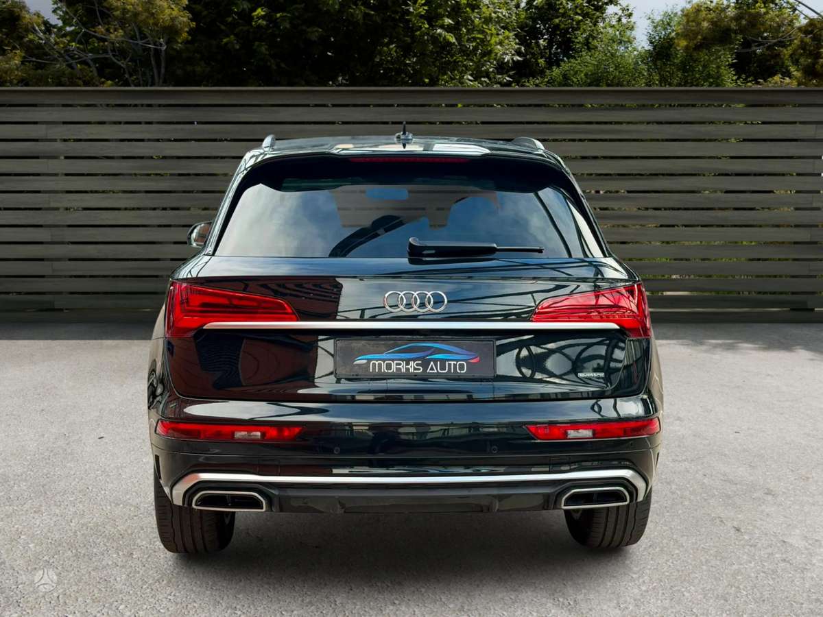 Audi Q5, 2.0 l., off-road / crossover