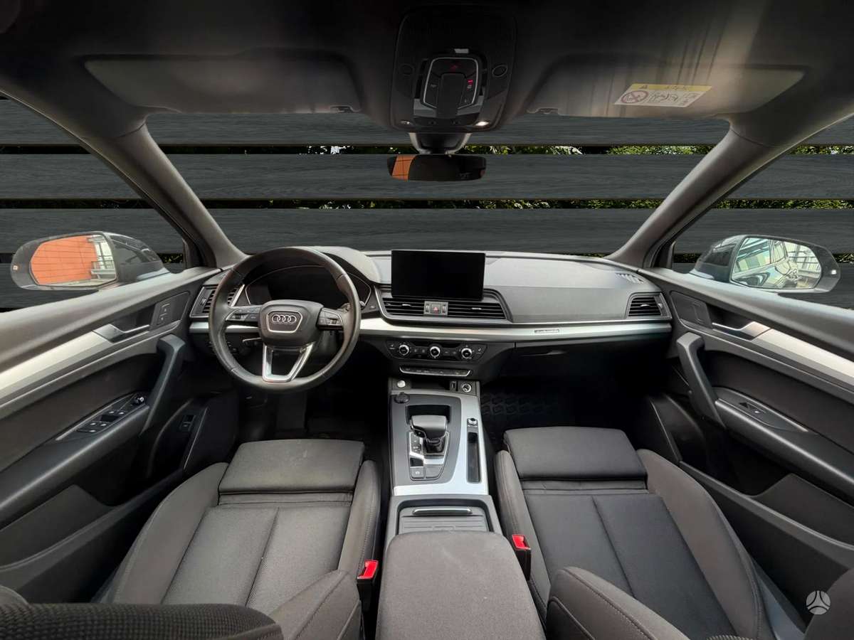 Audi Q5, 2.0 l., off-road / crossover