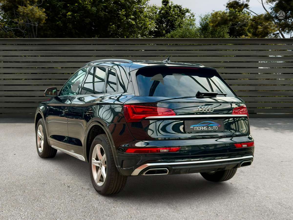Audi Q5, 2.0 l., off-road / crossover