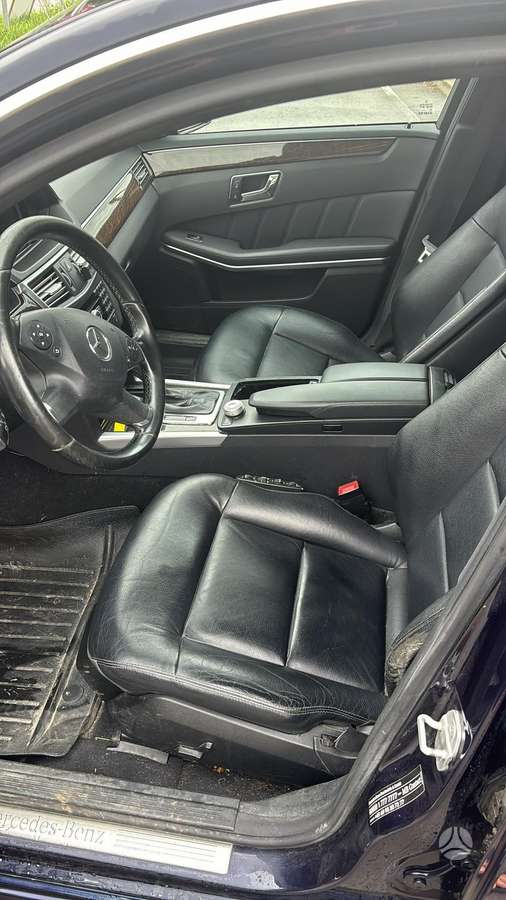 Mercedes-Benz E200 for parts. Dalimis