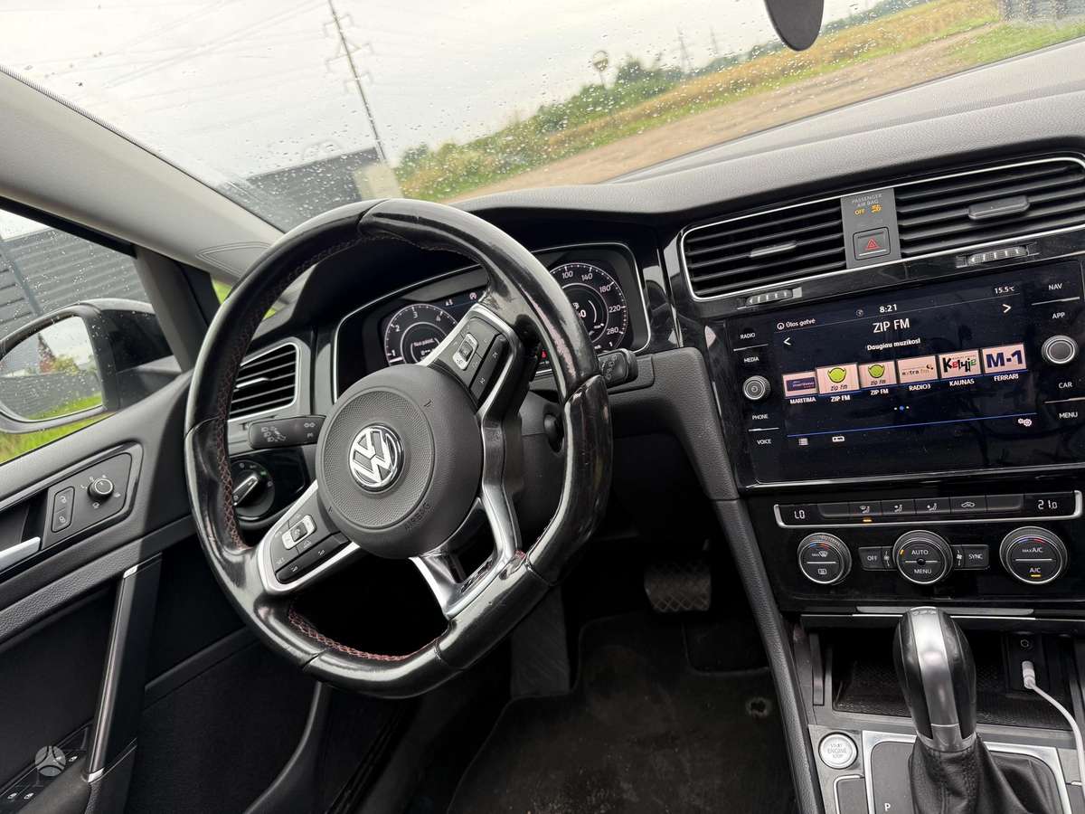 Volkswagen Golf - 7