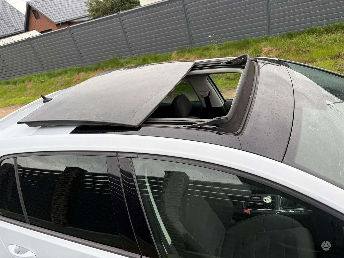 Volkswagen Golf - 11
