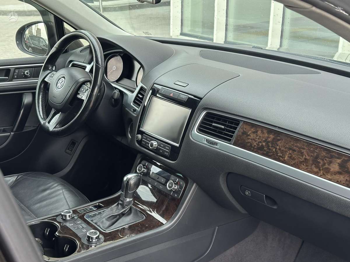 Volkswagen Touareg - 12