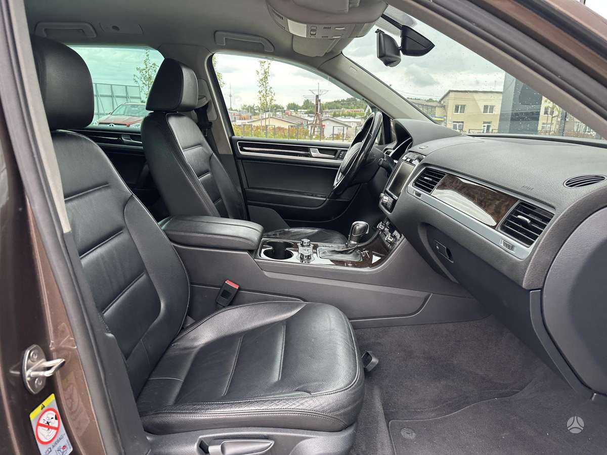 Volkswagen Touareg - 11