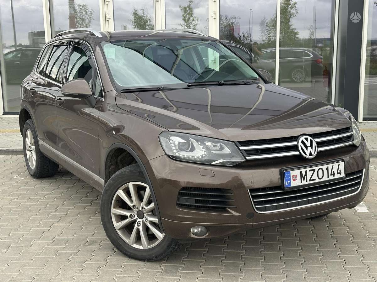 Volkswagen Touareg - 1