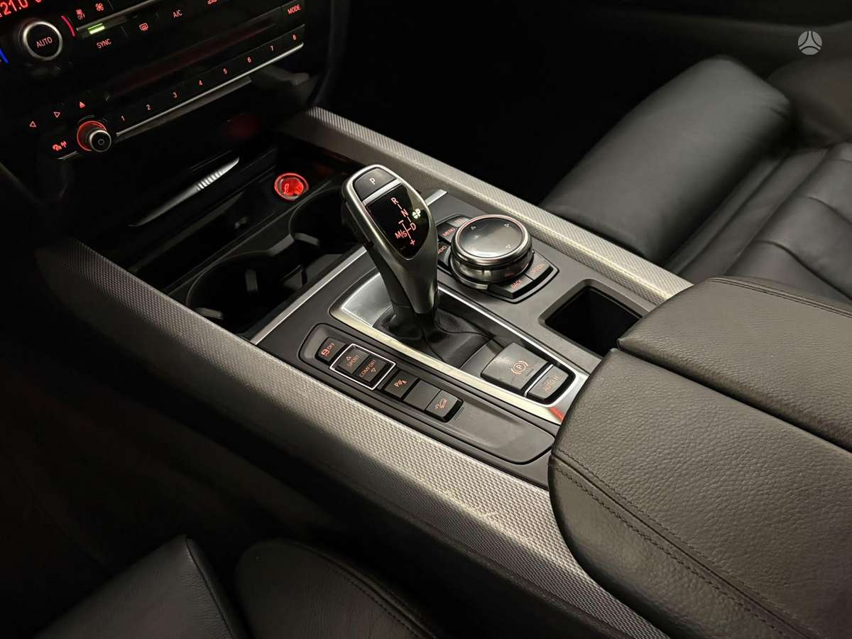 BMW X5, 2.0 l., off-road / crossover