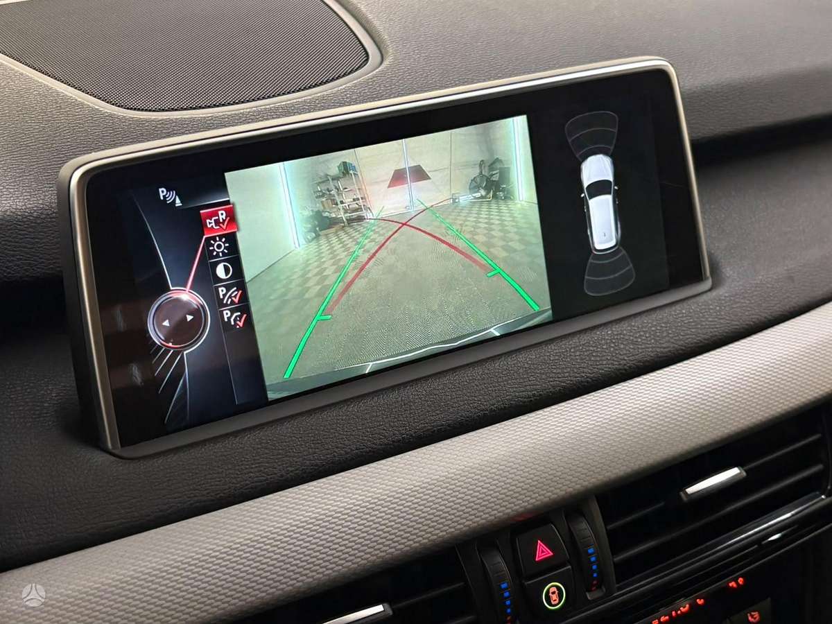 BMW X5, 2.0 l., off-road / crossover