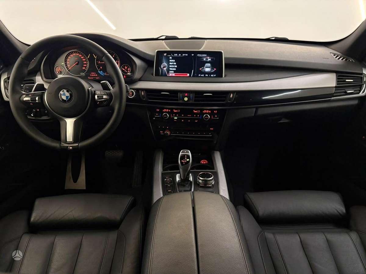 BMW X5, 2.0 l., off-road / crossover