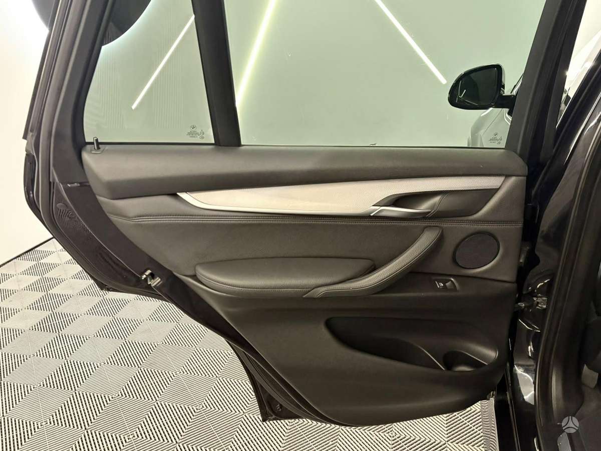 BMW X5, 2.0 l., off-road / crossover
