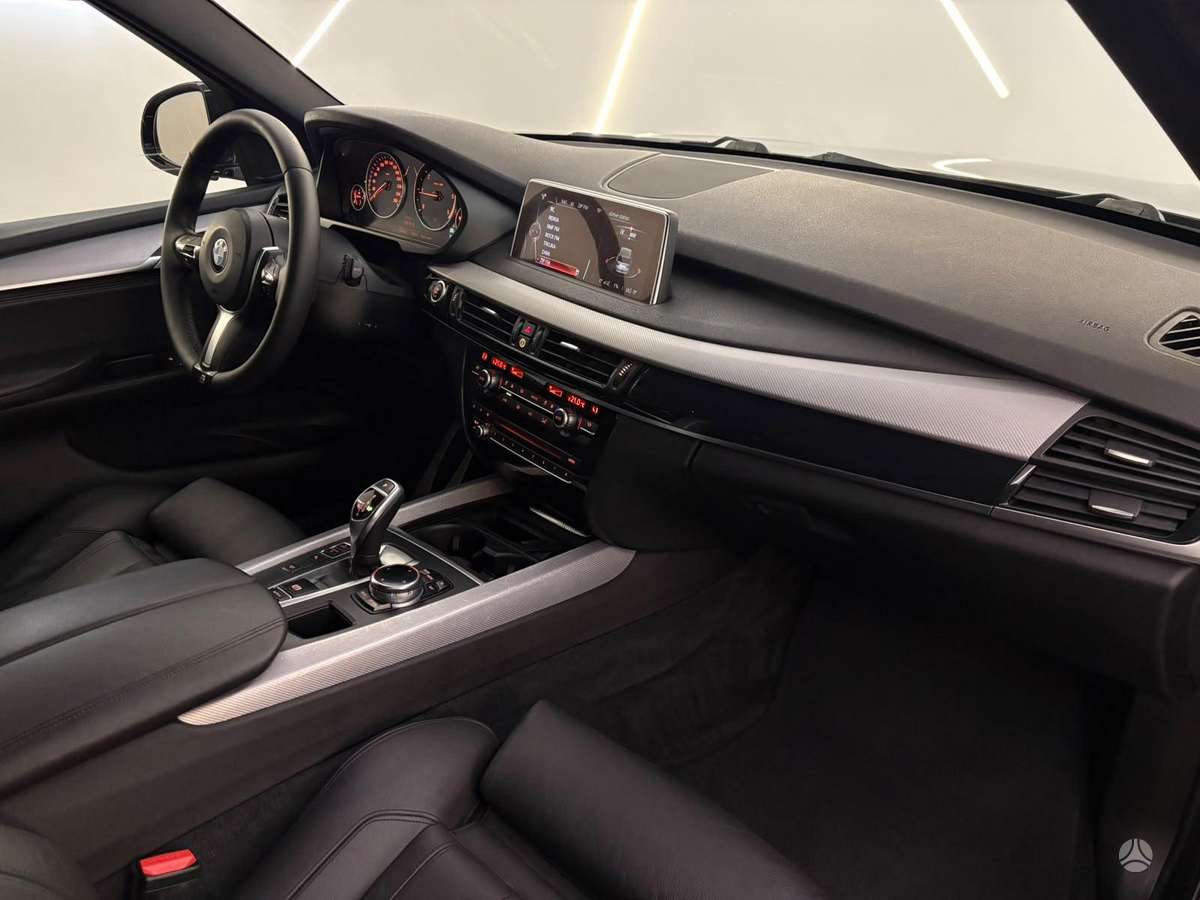 BMW X5, 2.0 l., off-road / crossover
