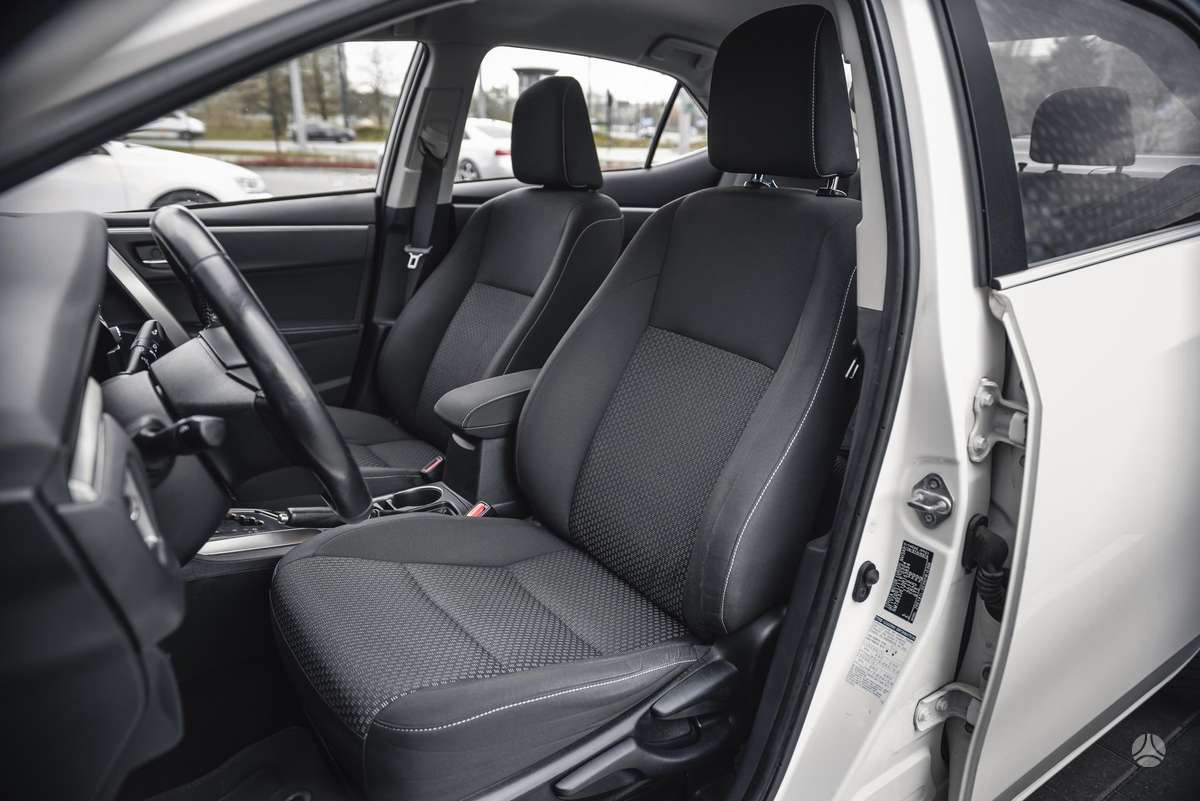 Toyota Corolla - 3