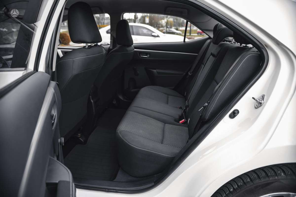 Toyota Corolla - 4